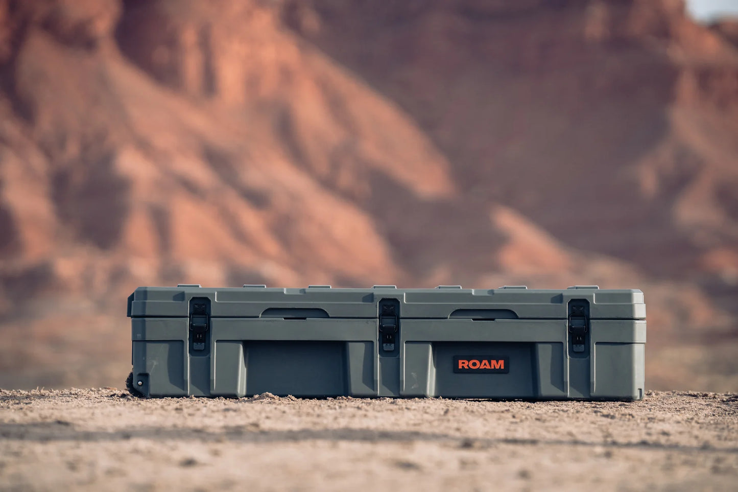 128L Rolling Rugged Storage Case