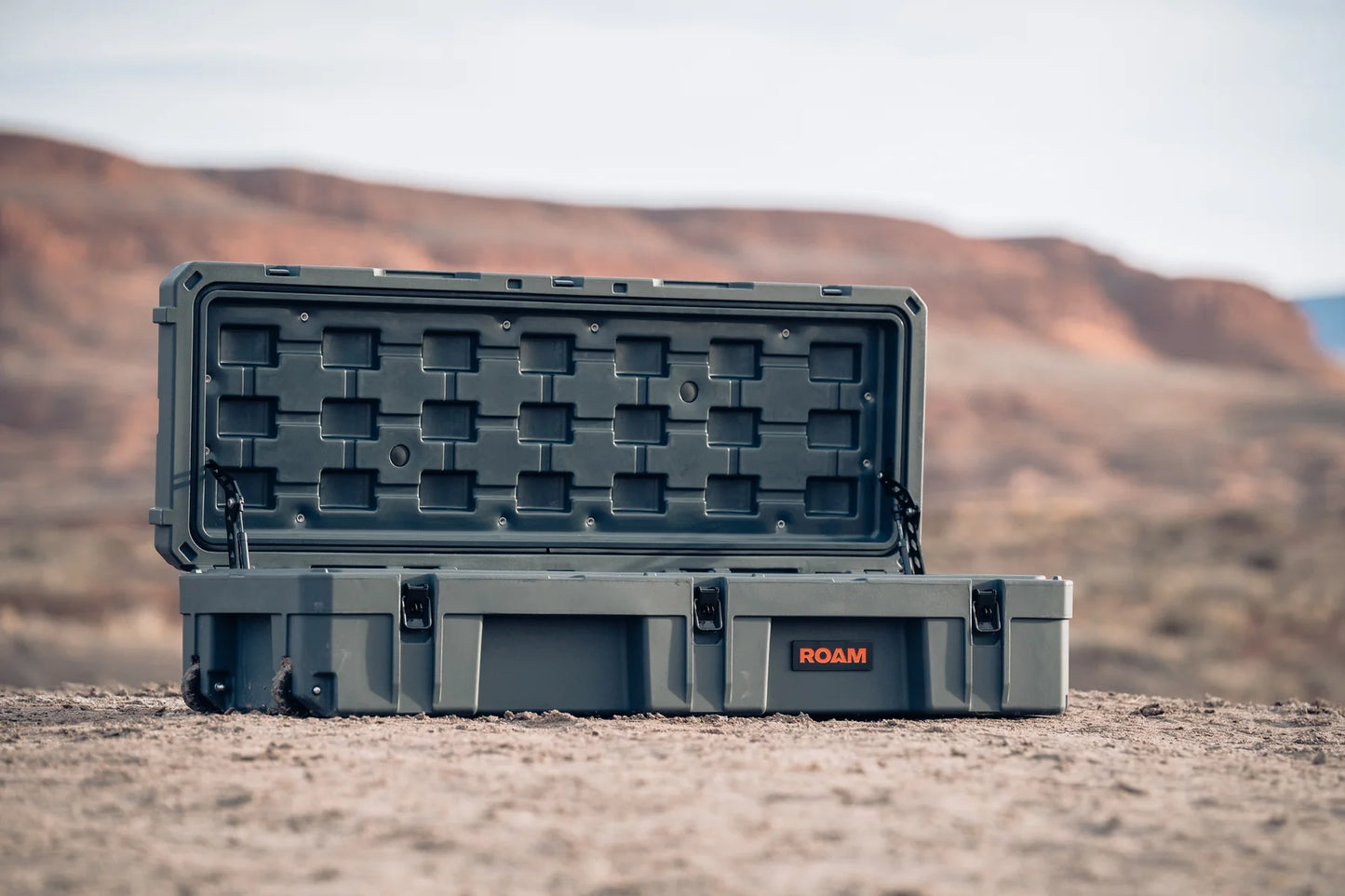 128L Rolling Rugged Storage Case