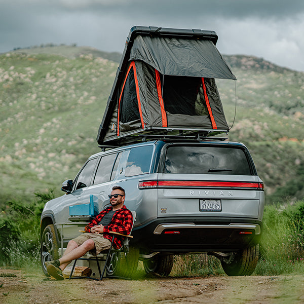 RUGGED™ Clamshell Rooftop Tent